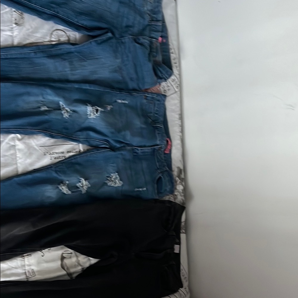 Men's Blue and Black Jeans